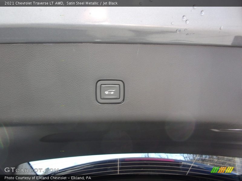 Satin Steel Metallic / Jet Black 2021 Chevrolet Traverse LT AWD