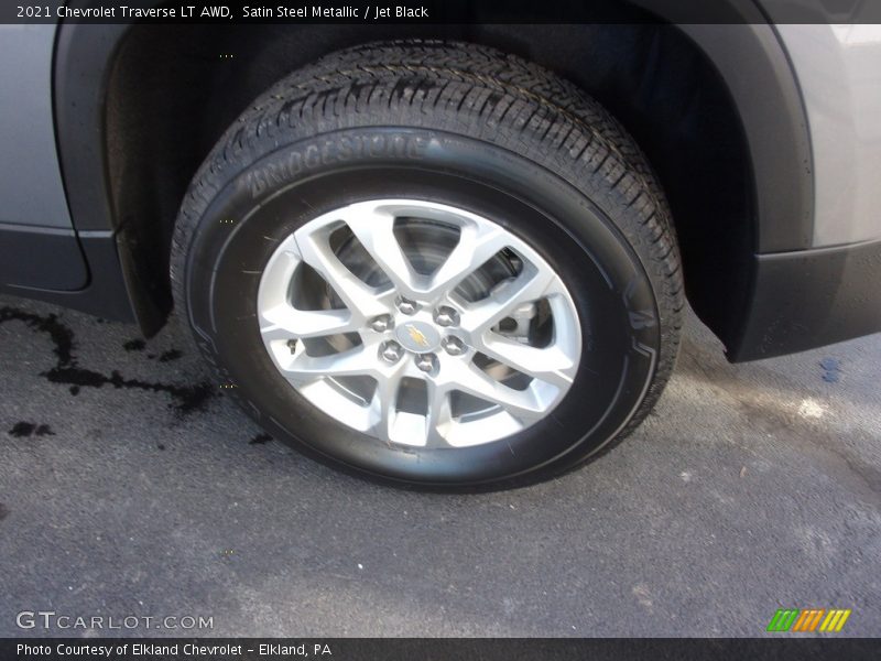 Satin Steel Metallic / Jet Black 2021 Chevrolet Traverse LT AWD