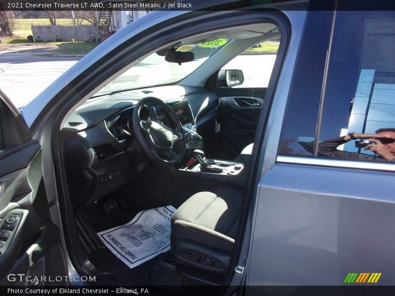 Satin Steel Metallic / Jet Black 2021 Chevrolet Traverse LT AWD