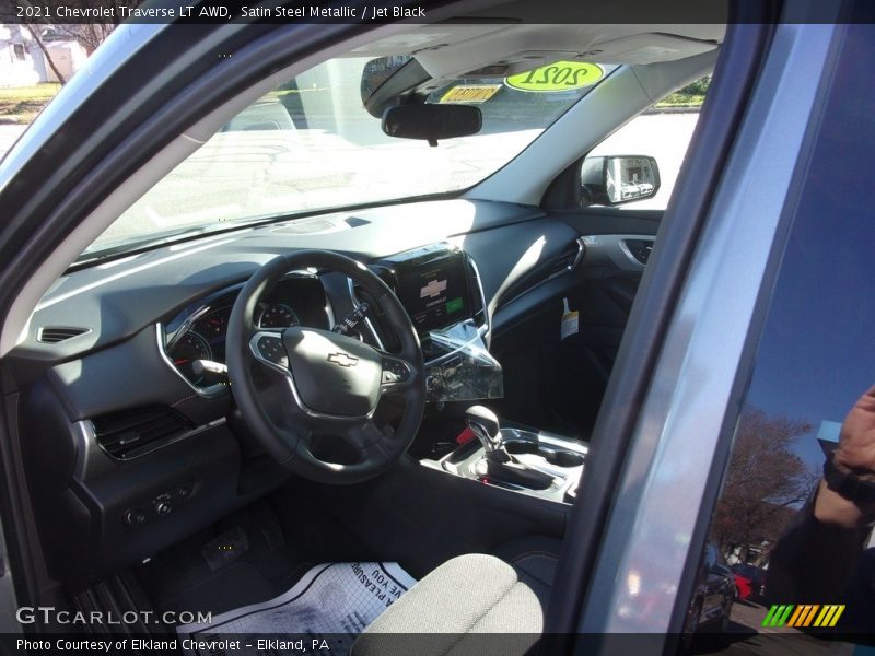 Satin Steel Metallic / Jet Black 2021 Chevrolet Traverse LT AWD