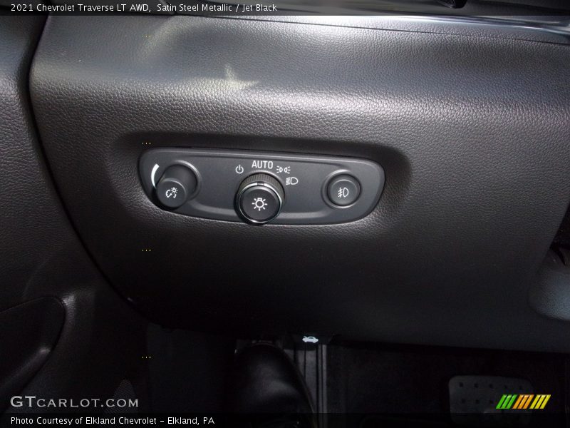 Satin Steel Metallic / Jet Black 2021 Chevrolet Traverse LT AWD