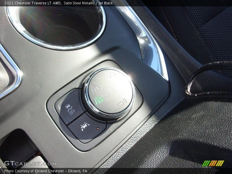 Satin Steel Metallic / Jet Black 2021 Chevrolet Traverse LT AWD