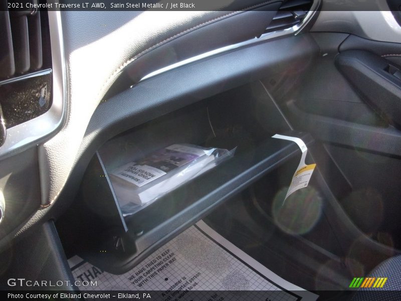 Satin Steel Metallic / Jet Black 2021 Chevrolet Traverse LT AWD