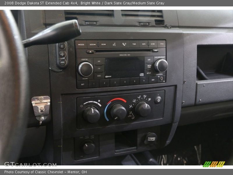 Controls of 2008 Dakota ST Extended Cab 4x4