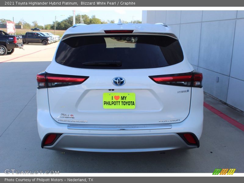 Blizzard White Pearl / Graphite 2021 Toyota Highlander Hybrid Platinum