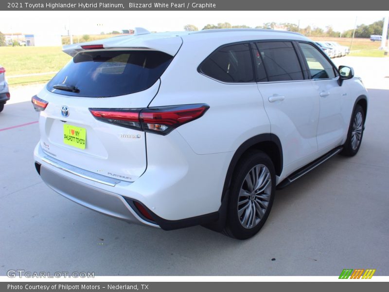 Blizzard White Pearl / Graphite 2021 Toyota Highlander Hybrid Platinum