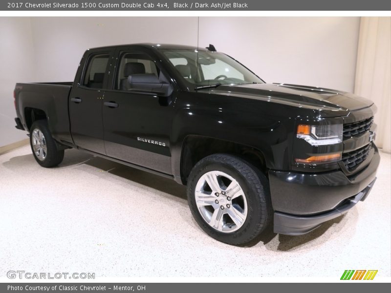 Black / Dark Ash/Jet Black 2017 Chevrolet Silverado 1500 Custom Double Cab 4x4