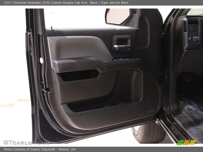 Black / Dark Ash/Jet Black 2017 Chevrolet Silverado 1500 Custom Double Cab 4x4