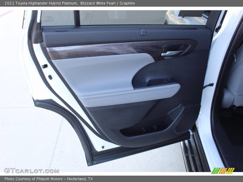 Blizzard White Pearl / Graphite 2021 Toyota Highlander Hybrid Platinum
