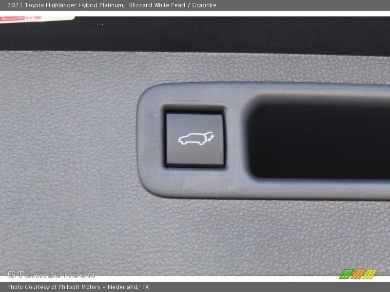 Blizzard White Pearl / Graphite 2021 Toyota Highlander Hybrid Platinum