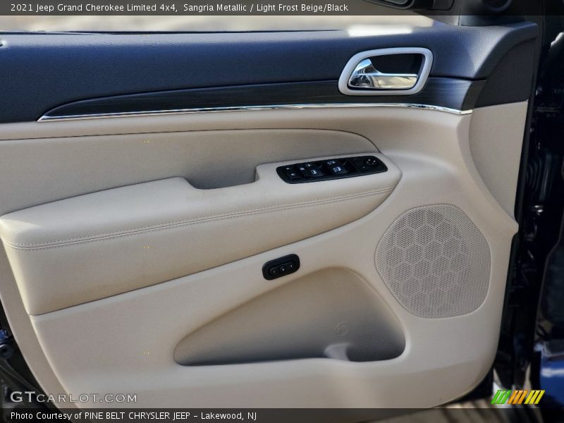 Door Panel of 2021 Grand Cherokee Limited 4x4