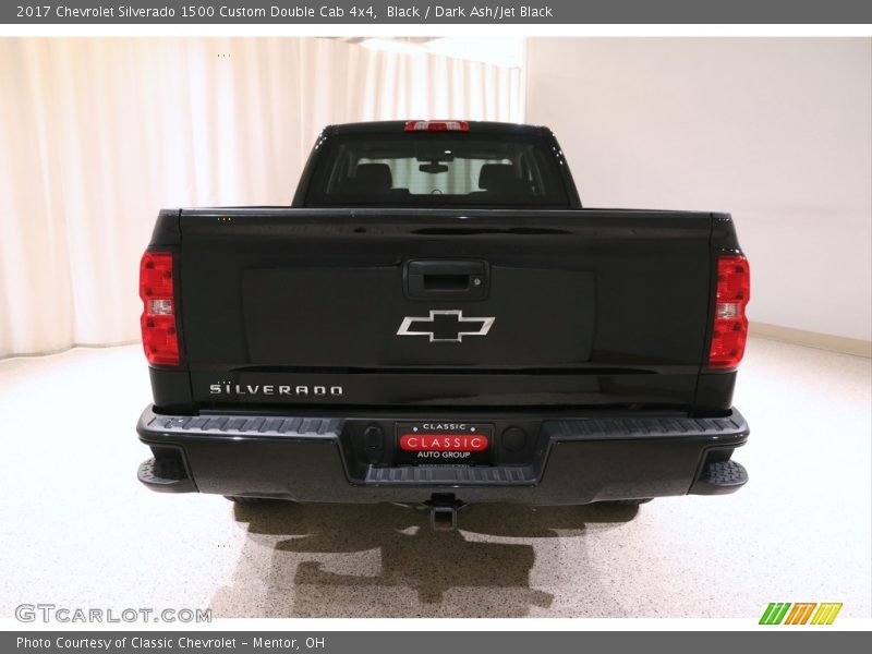 Black / Dark Ash/Jet Black 2017 Chevrolet Silverado 1500 Custom Double Cab 4x4