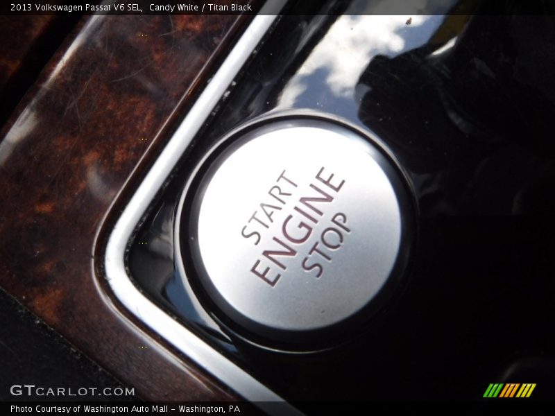 Candy White / Titan Black 2013 Volkswagen Passat V6 SEL