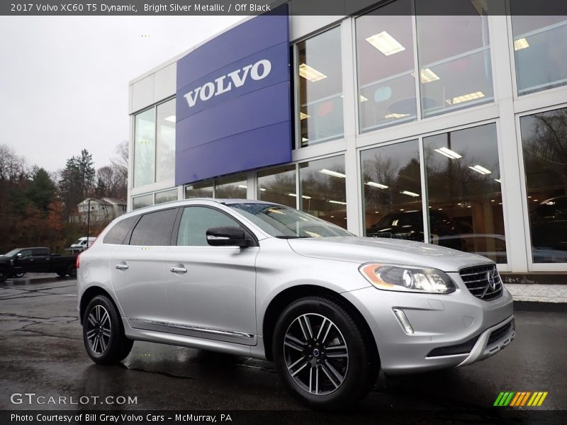 Front 3/4 View of 2017 XC60 T5 Dynamic