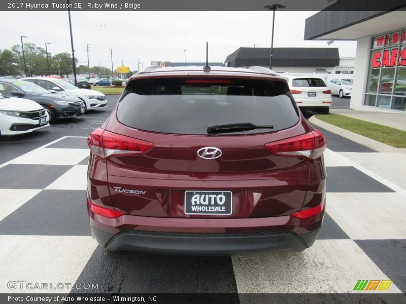 Ruby Wine / Beige 2017 Hyundai Tucson SE