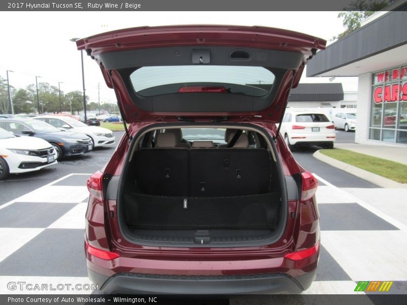 Ruby Wine / Beige 2017 Hyundai Tucson SE