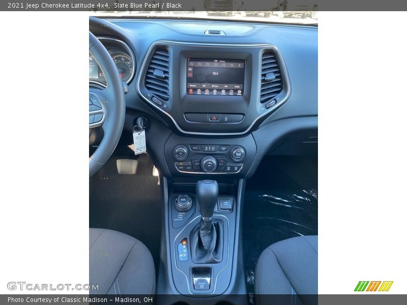 Slate Blue Pearl / Black 2021 Jeep Cherokee Latitude 4x4