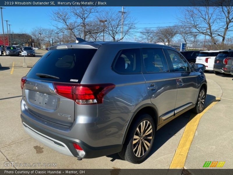 Mercury Gray Metallic / Black 2019 Mitsubishi Outlander SE