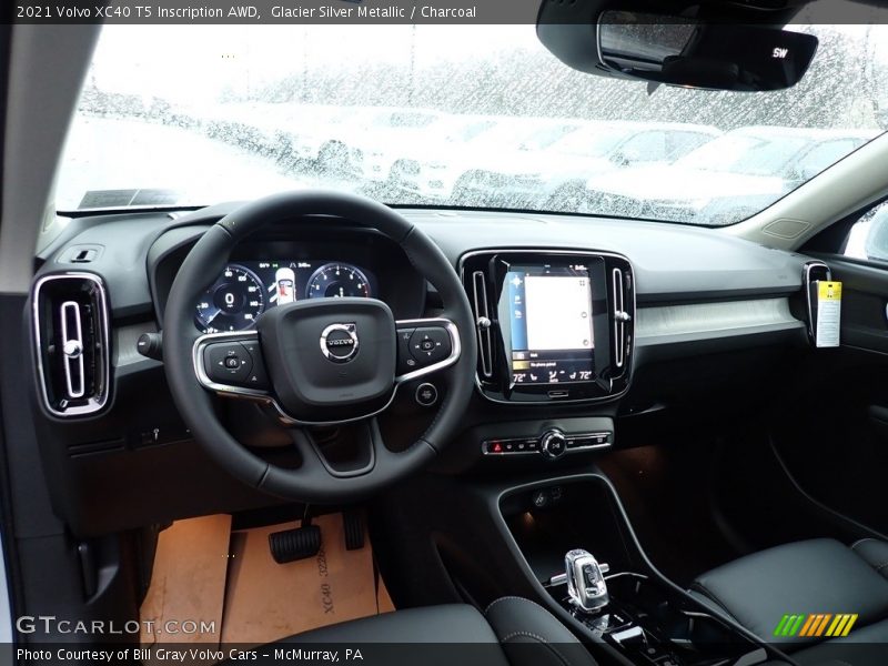 Dashboard of 2021 XC40 T5 Inscription AWD