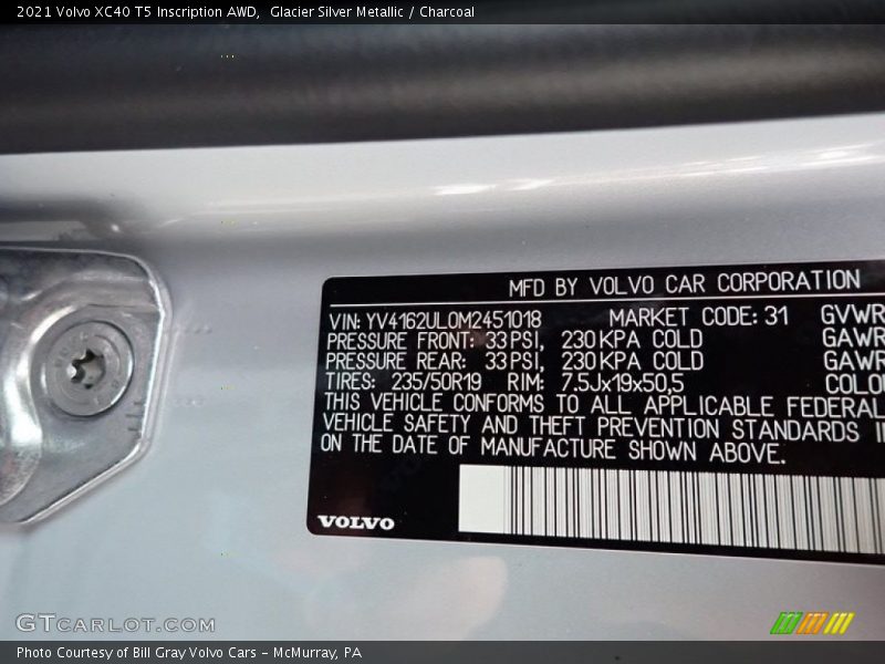 Glacier Silver Metallic / Charcoal 2021 Volvo XC40 T5 Inscription AWD