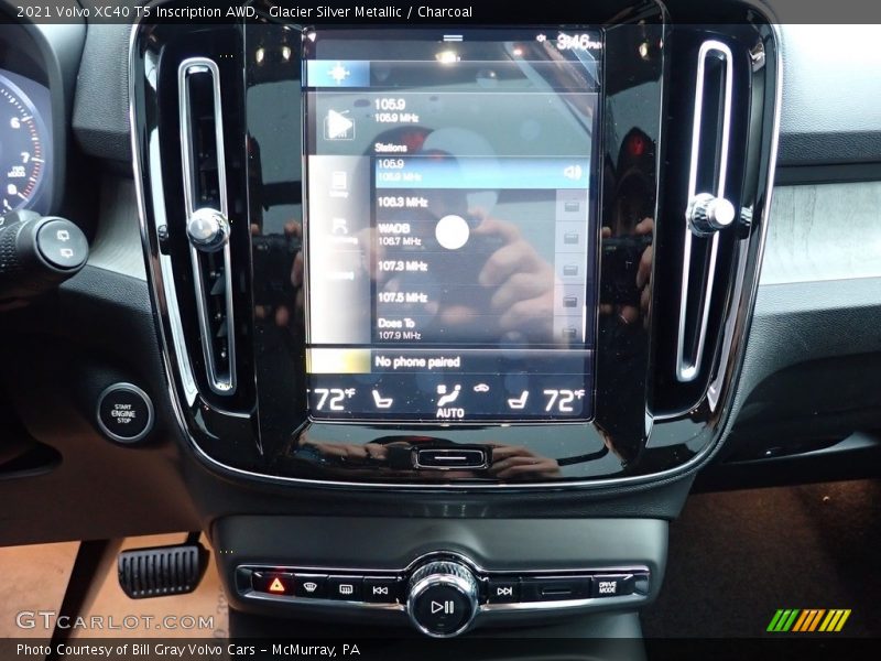 Glacier Silver Metallic / Charcoal 2021 Volvo XC40 T5 Inscription AWD