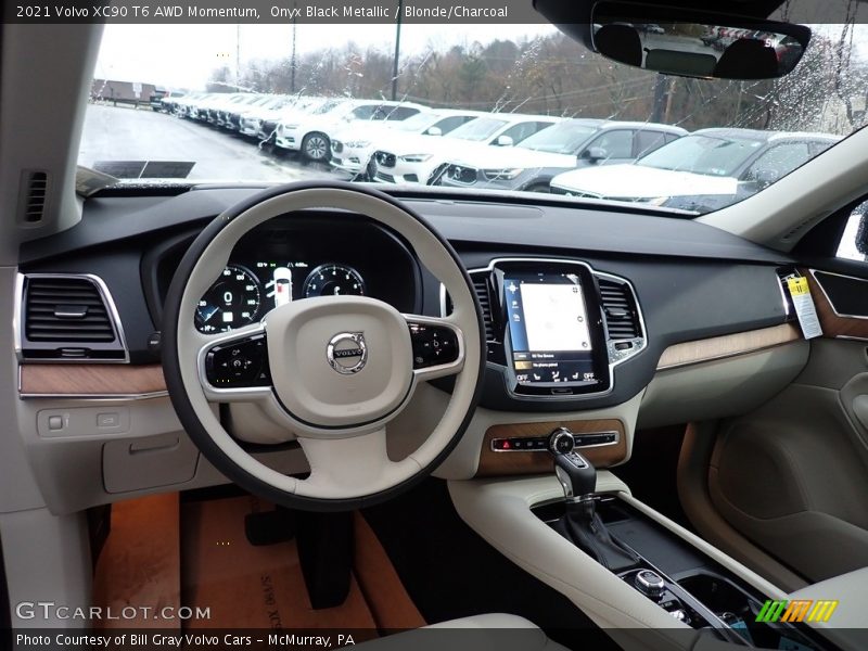 Dashboard of 2021 XC90 T6 AWD Momentum