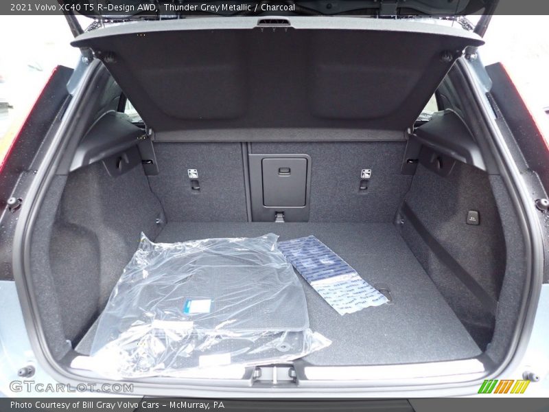  2021 XC40 T5 R-Design AWD Trunk