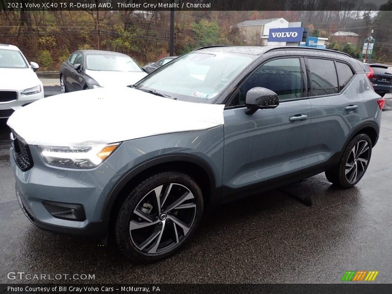 Thunder Grey Metallic / Charcoal 2021 Volvo XC40 T5 R-Design AWD
