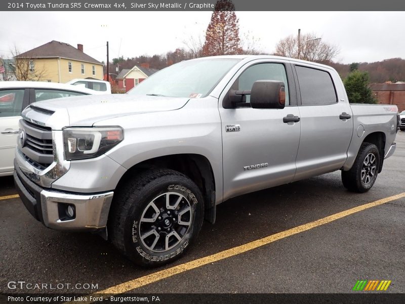 Front 3/4 View of 2014 Tundra SR5 Crewmax 4x4