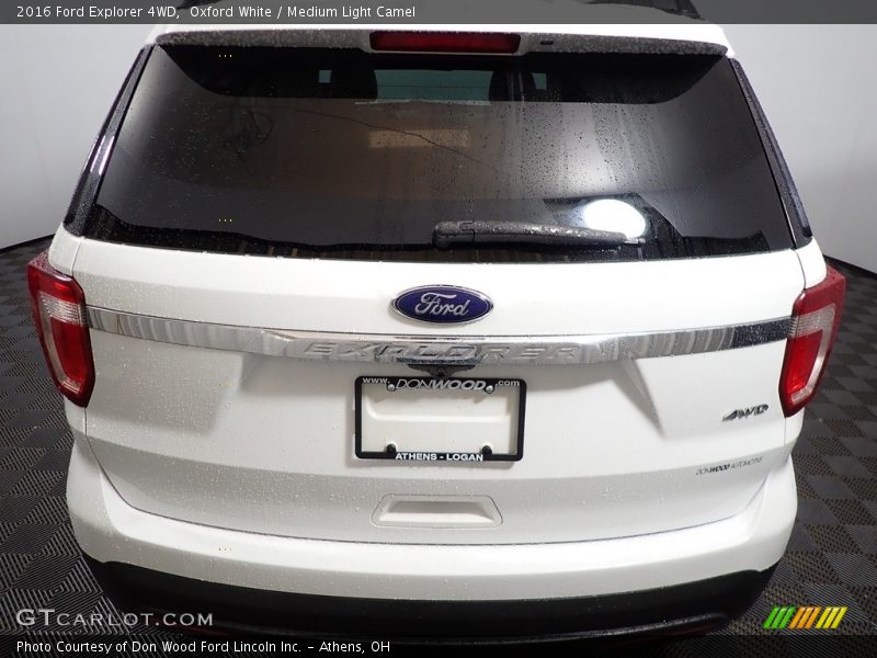 Oxford White / Medium Light Camel 2016 Ford Explorer 4WD