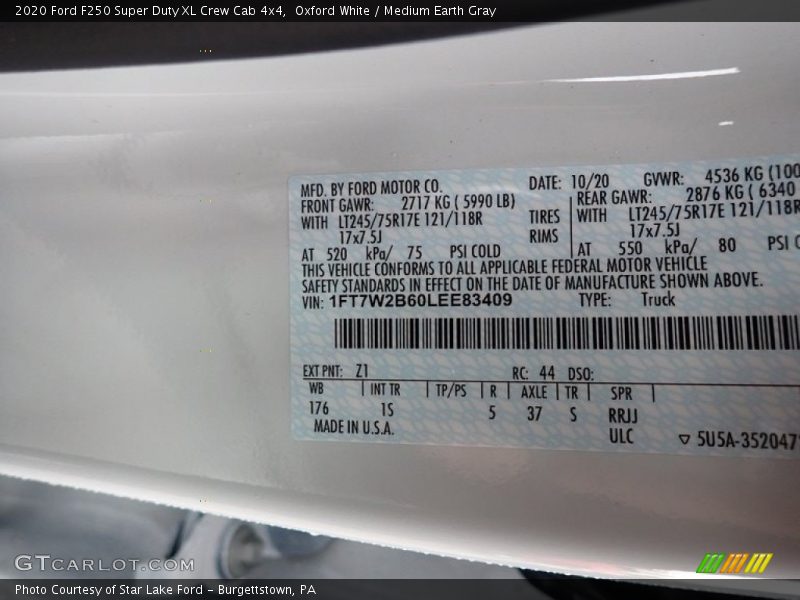 Oxford White / Medium Earth Gray 2020 Ford F250 Super Duty XL Crew Cab 4x4