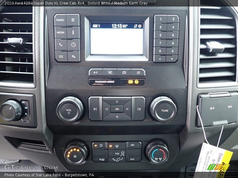 Oxford White / Medium Earth Gray 2020 Ford F250 Super Duty XL Crew Cab 4x4