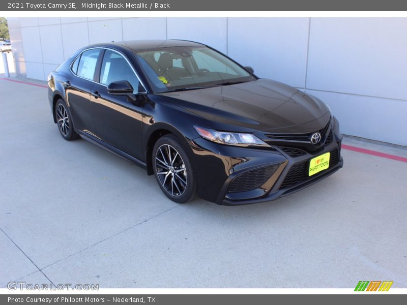 Midnight Black Metallic / Black 2021 Toyota Camry SE