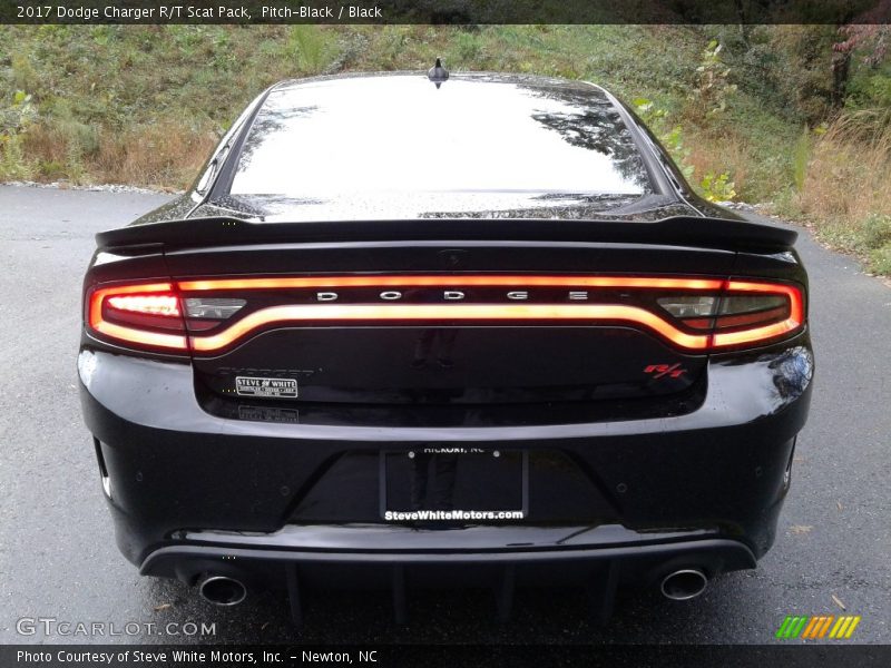 Pitch-Black / Black 2017 Dodge Charger R/T Scat Pack