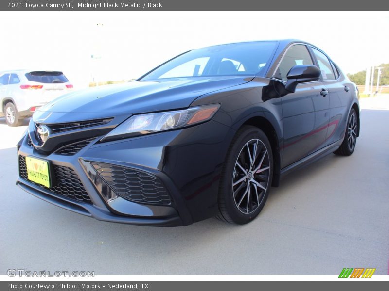 Midnight Black Metallic / Black 2021 Toyota Camry SE