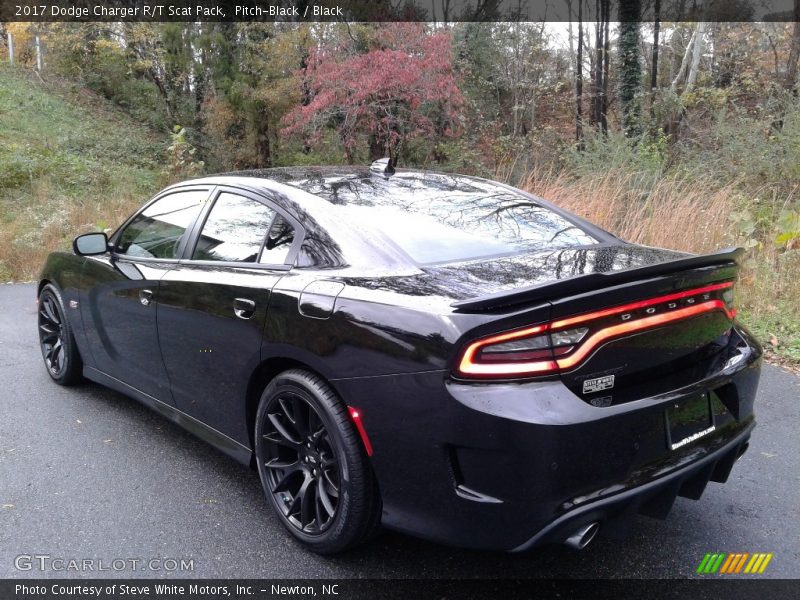 Pitch-Black / Black 2017 Dodge Charger R/T Scat Pack