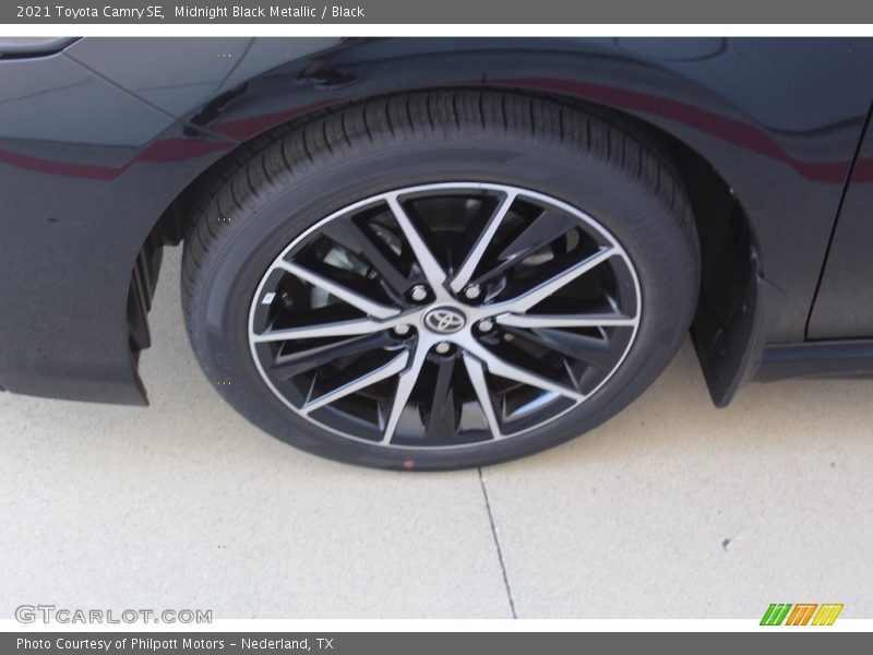 Midnight Black Metallic / Black 2021 Toyota Camry SE