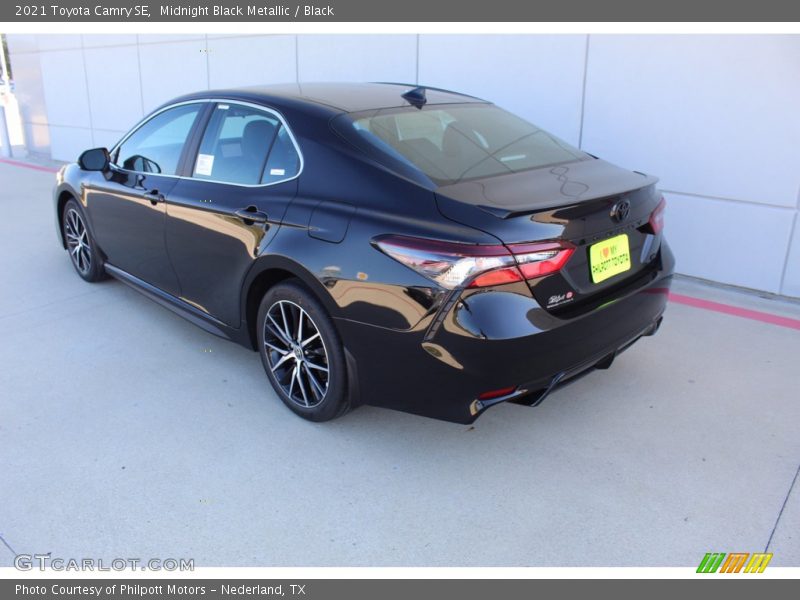 Midnight Black Metallic / Black 2021 Toyota Camry SE