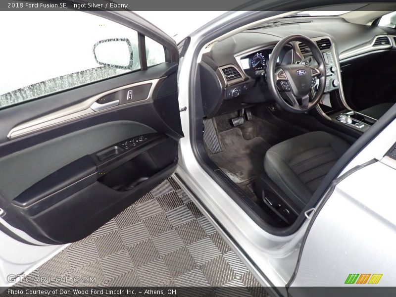 Ingot Silver / Ebony 2018 Ford Fusion SE
