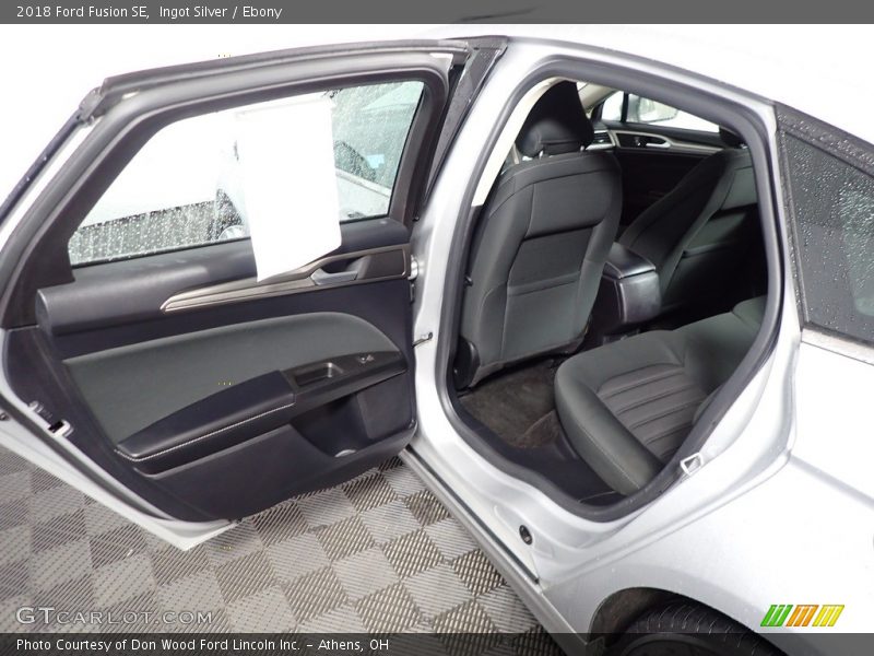 Ingot Silver / Ebony 2018 Ford Fusion SE