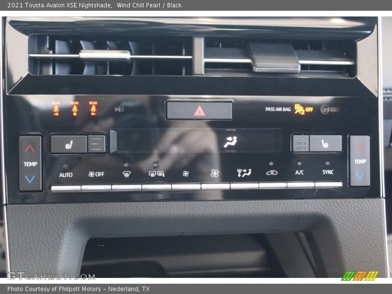 Wind Chill Pearl / Black 2021 Toyota Avalon XSE Nightshade