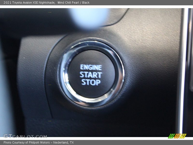 Wind Chill Pearl / Black 2021 Toyota Avalon XSE Nightshade