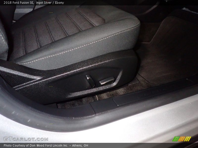 Ingot Silver / Ebony 2018 Ford Fusion SE