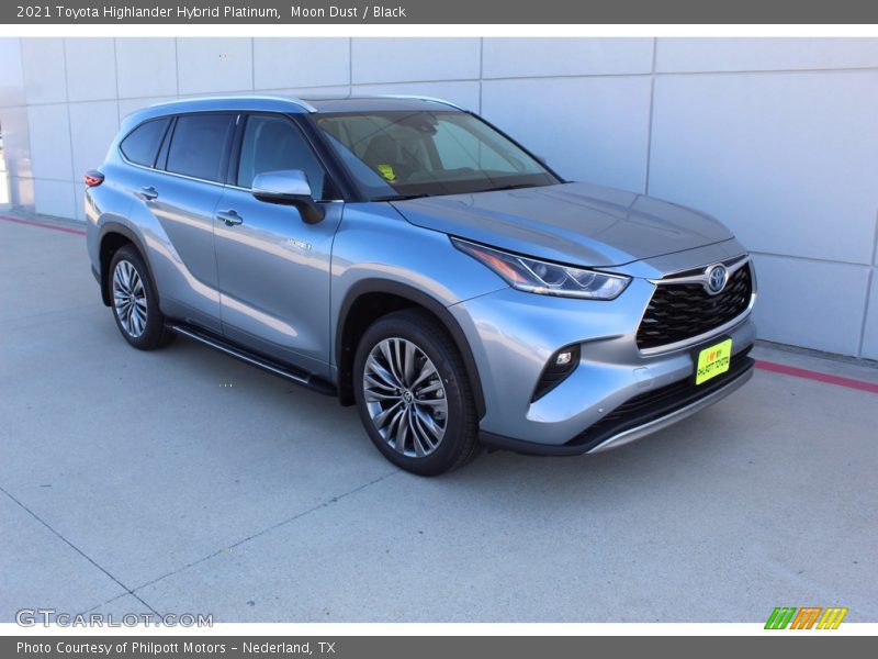 Front 3/4 View of 2021 Highlander Hybrid Platinum