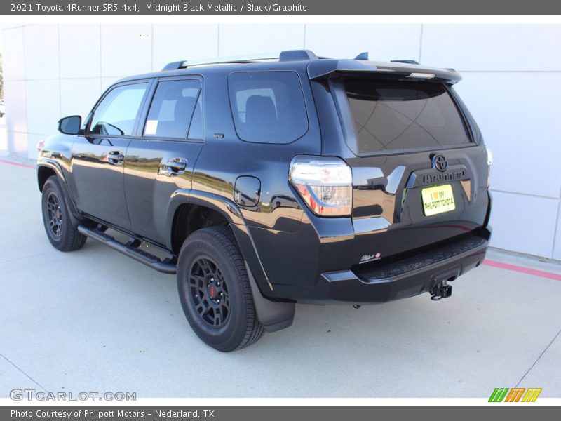Midnight Black Metallic / Black/Graphite 2021 Toyota 4Runner SR5 4x4