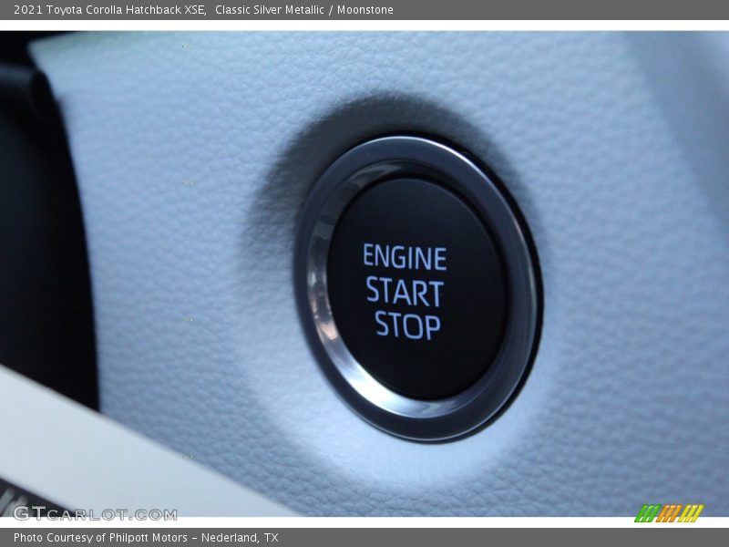 Classic Silver Metallic / Moonstone 2021 Toyota Corolla Hatchback XSE