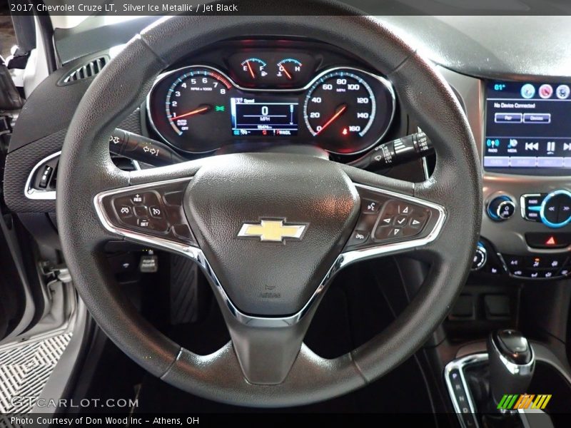 Silver Ice Metallic / Jet Black 2017 Chevrolet Cruze LT