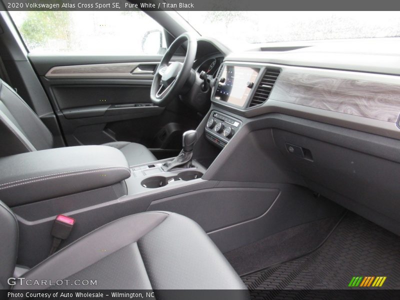 Pure White / Titan Black 2020 Volkswagen Atlas Cross Sport SE