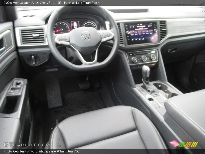 Pure White / Titan Black 2020 Volkswagen Atlas Cross Sport SE