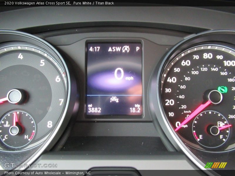 Pure White / Titan Black 2020 Volkswagen Atlas Cross Sport SE